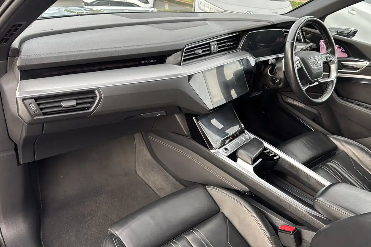 2020-audi-e-tron-55e-s-line-sportback-big-10
