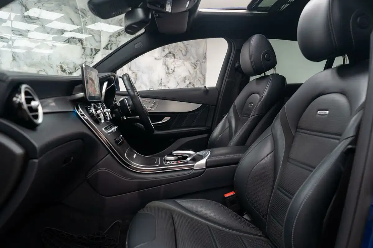 2018-mercedes-benz-glc-class-40-glc-amg-63-premiumss-coupe-4d-big-13