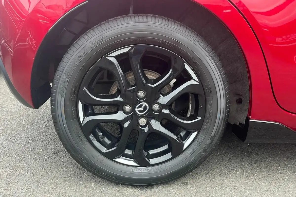 2018-mazda-mazda2-15-sport-black-big-8