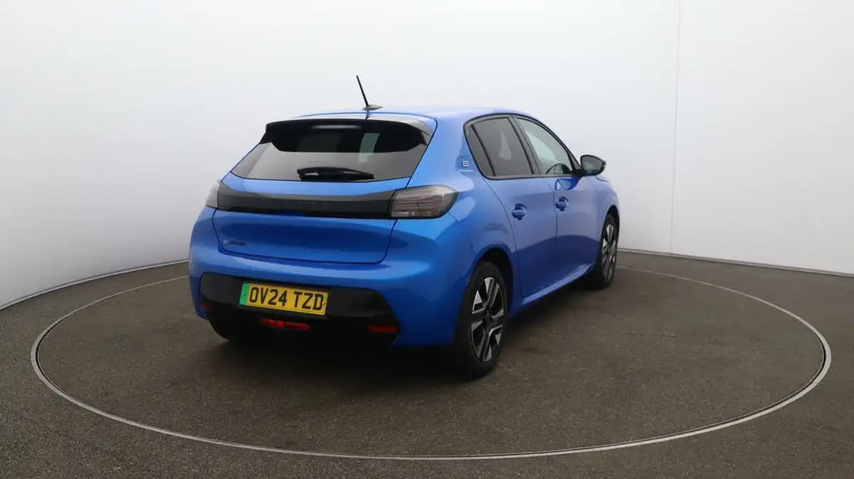 2024-peugeot-208-e-e-style-big-47