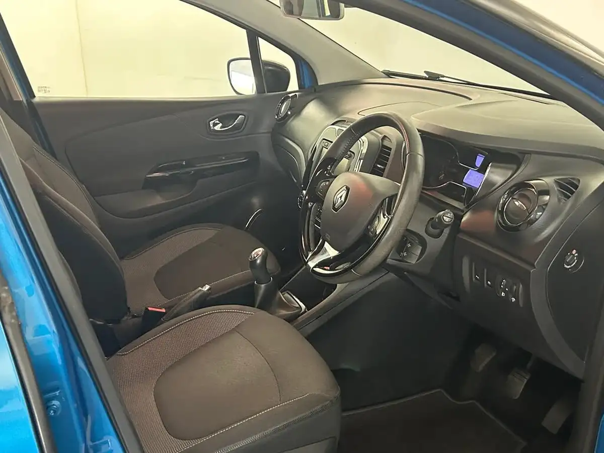 2016-renault-captur-09-dynamique-s-nav-big-19