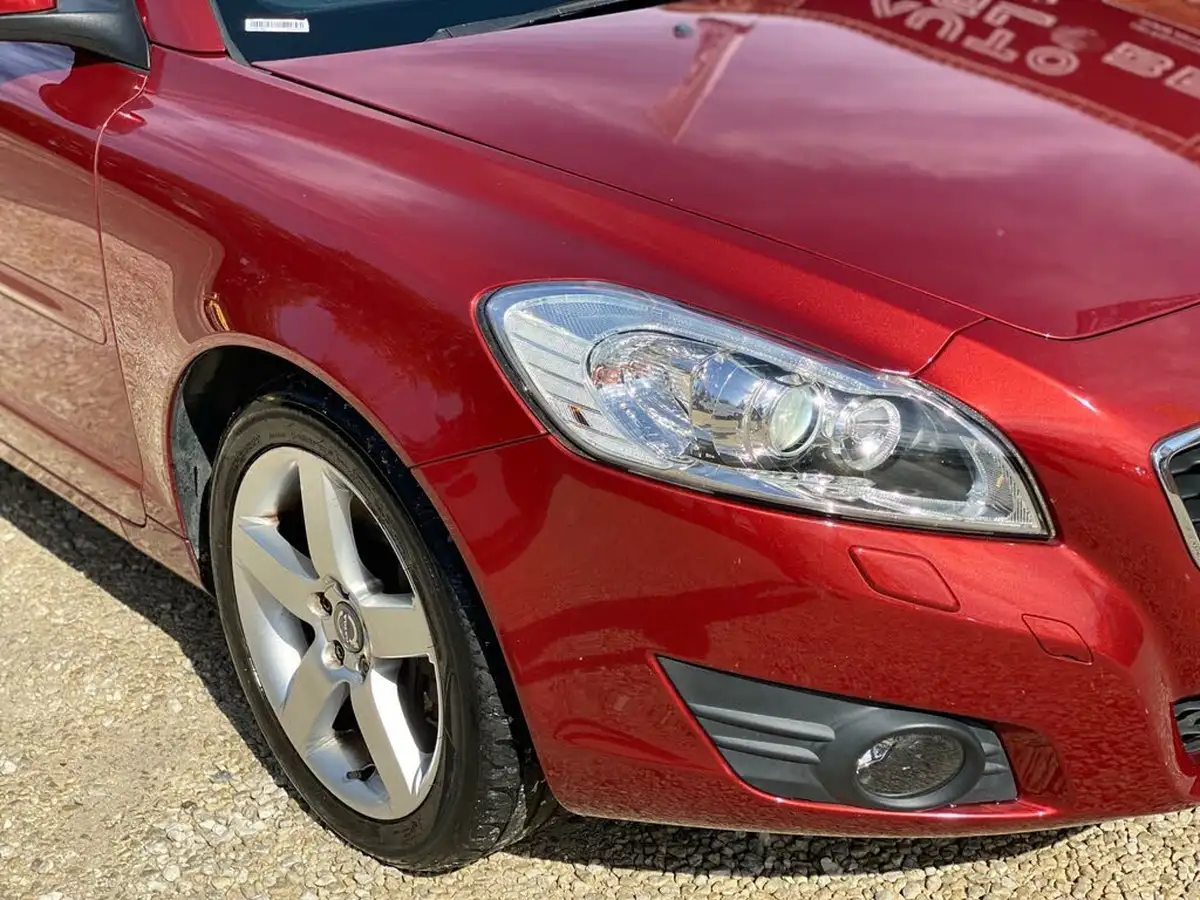 2010-volvo-c70-20td-se-lux-big-14