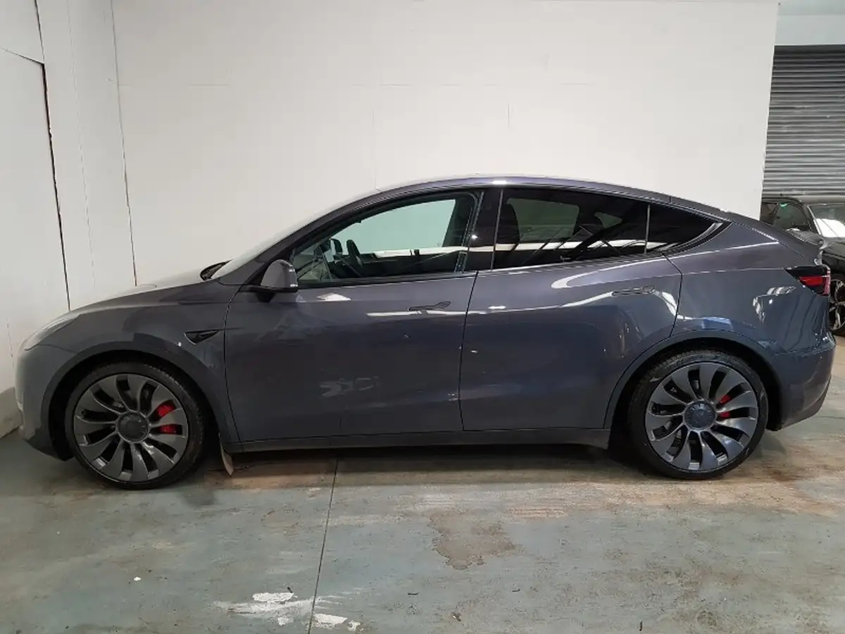 2022-tesla-model-y-e-performance-big-3