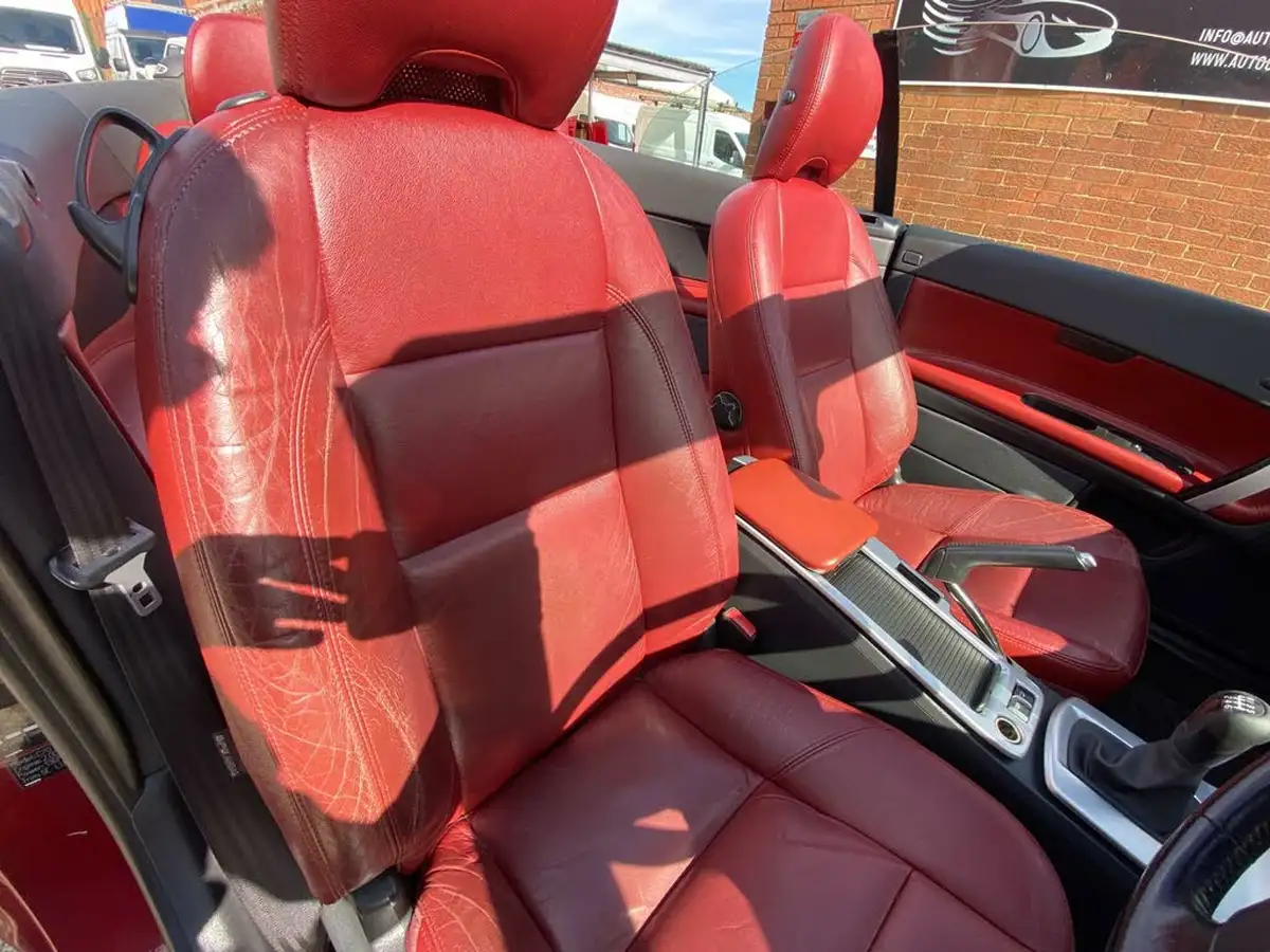 2010-volvo-c70-20td-se-lux-big-38