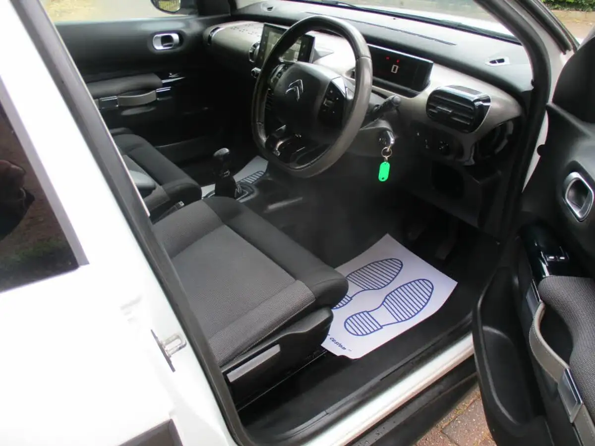 2017-citroen-c4-cactus-12-puretech-flair-82ps-big-12