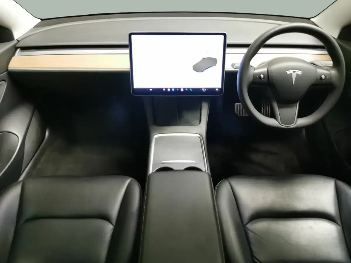 2020-tesla-model-3-e-performance-big-2