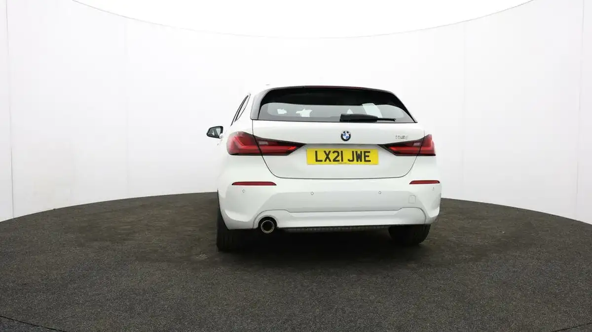 2021-bmw-1-series-15-118i-se-lcp-big-41