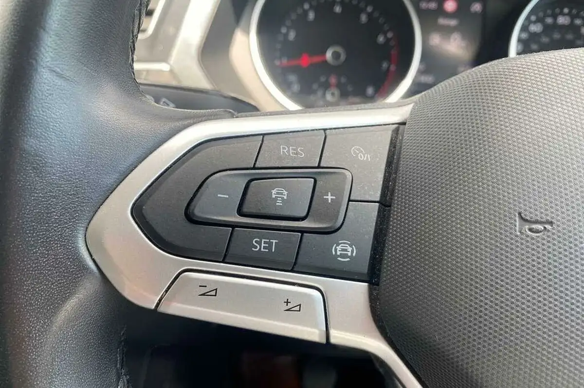 2022-volkswagen-tiguan-15-tsi-life-150ps-big-14
