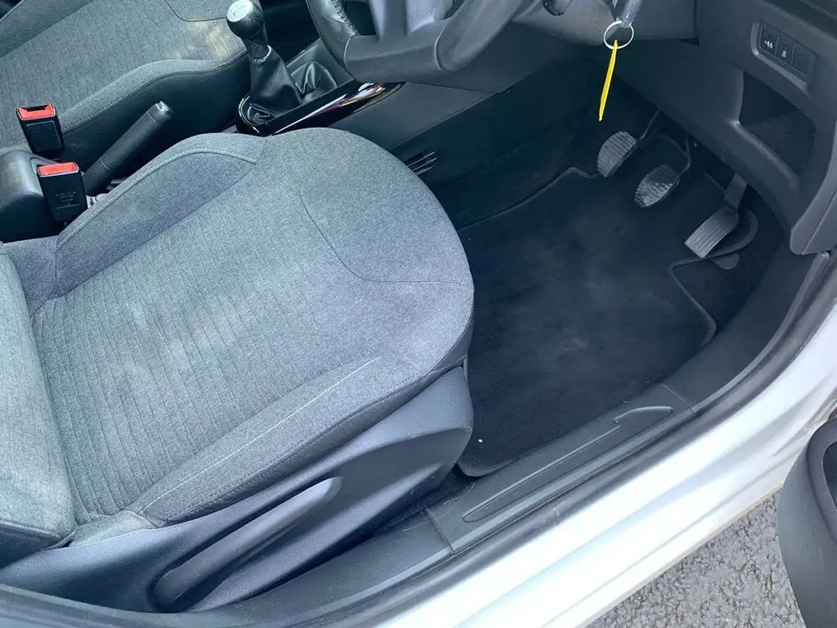 2016-citroen-c3-12-edition-big-12