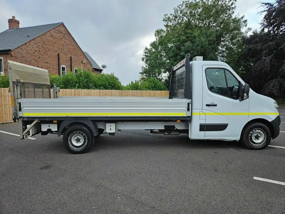 2020-nissan-nv400-23dci-acenta-l3-135bhpeu6dt-f35-chassis-cab-big-10