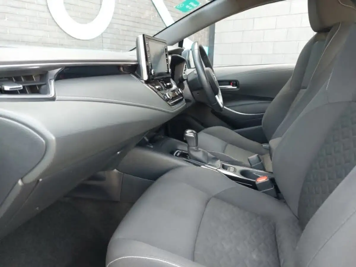 2022-toyota-corolla-18-vvt-i-icon-120bhp-trk-hatchback-5d-big-4