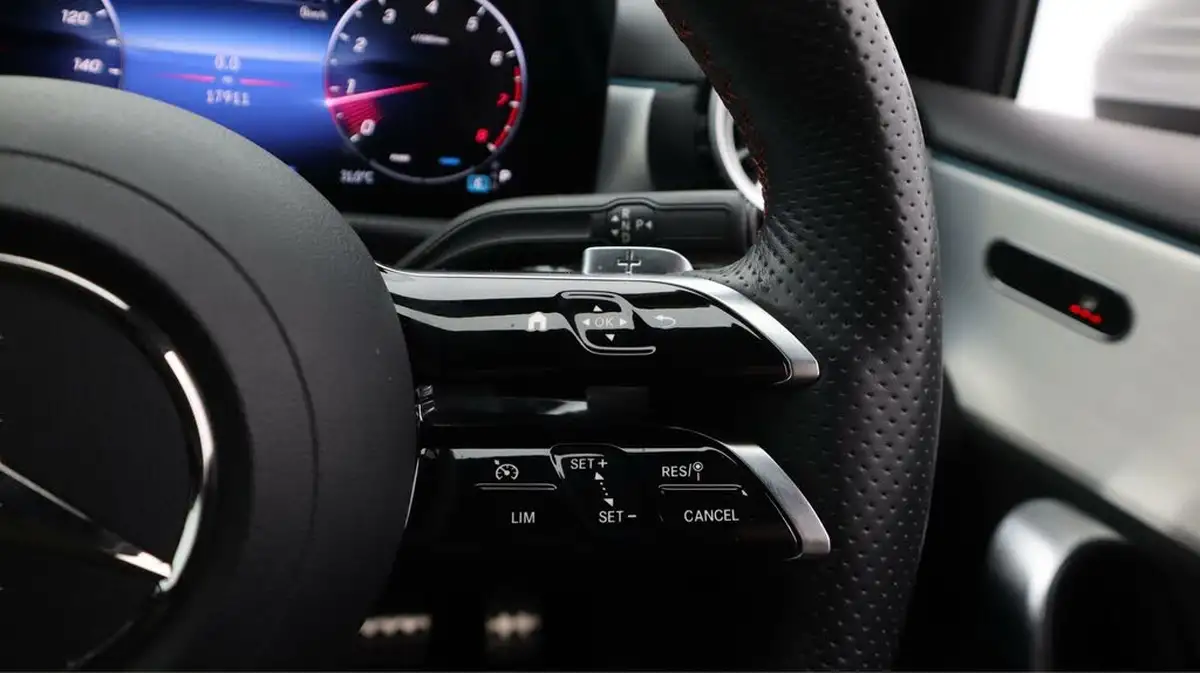 2023-mercedes-benz-a-class-13-a180-amg-line-executive-hatchback-5d-7g-dct-big-25