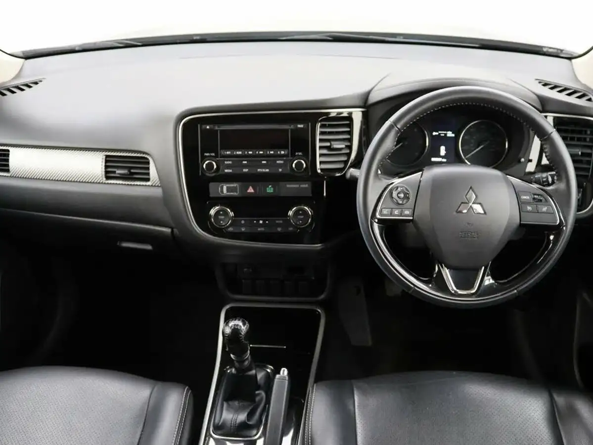 2018-mitsubishi-outlander-22di-d-3-big-16