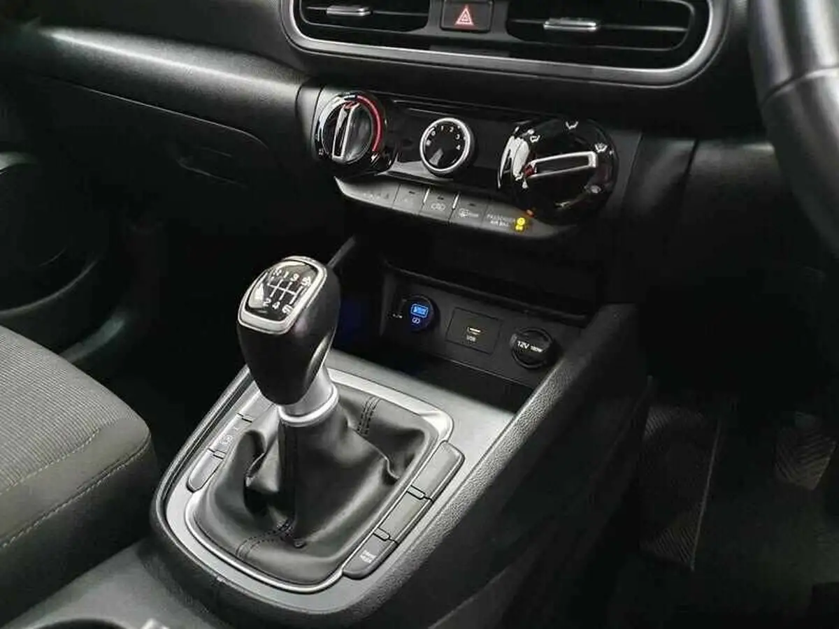 2021-hyundai-kona-10-t-gdi-se-connect-big-16