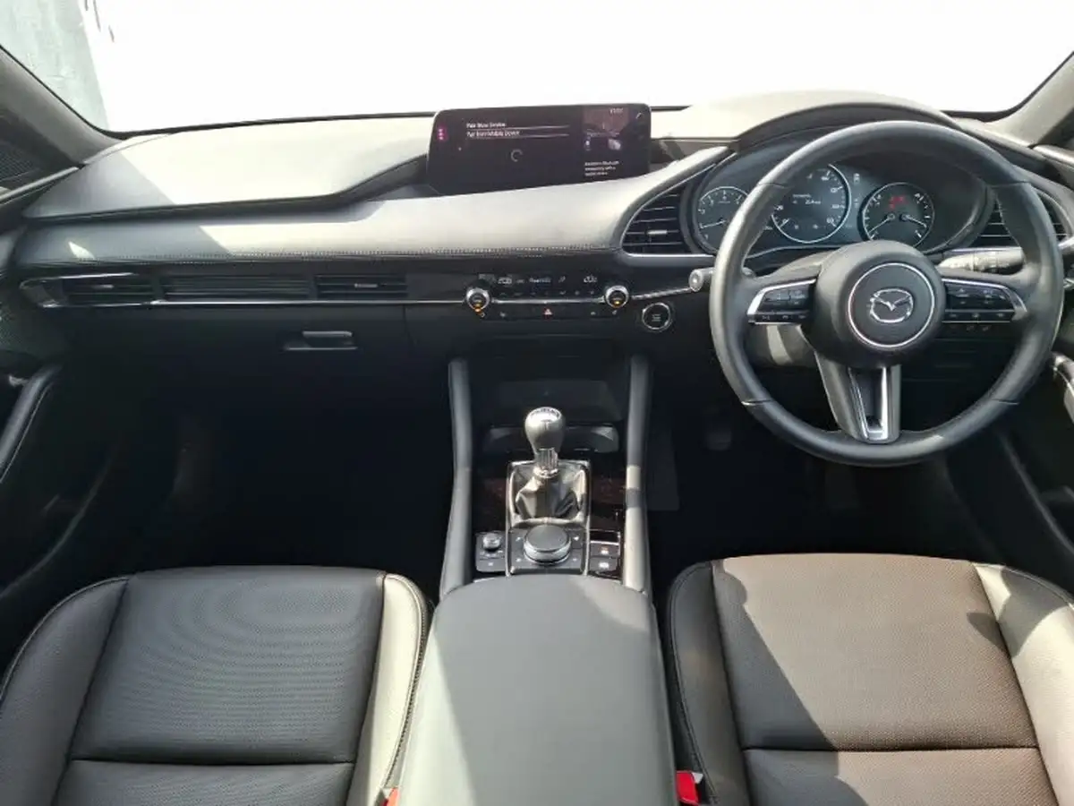 2025-mazda-mazda3-20-e-skyactiv-x-takumi-big-2