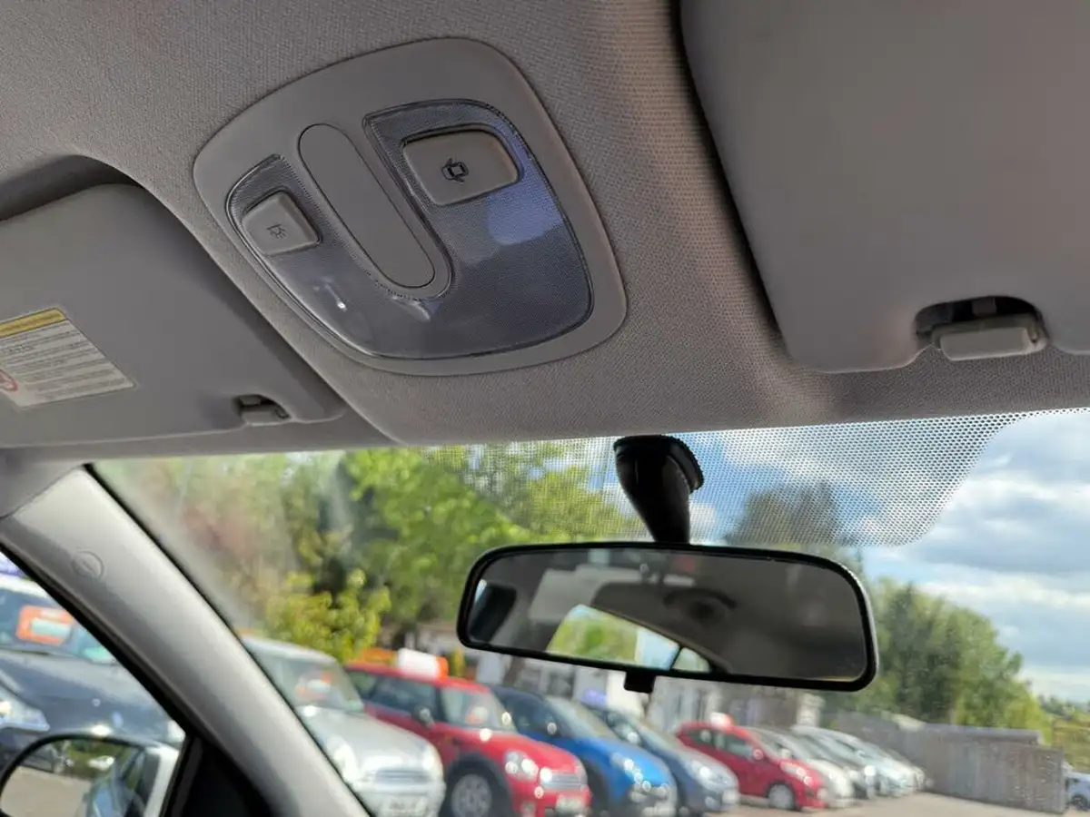 2010-hyundai-i20-14-comfort-5d-big-44