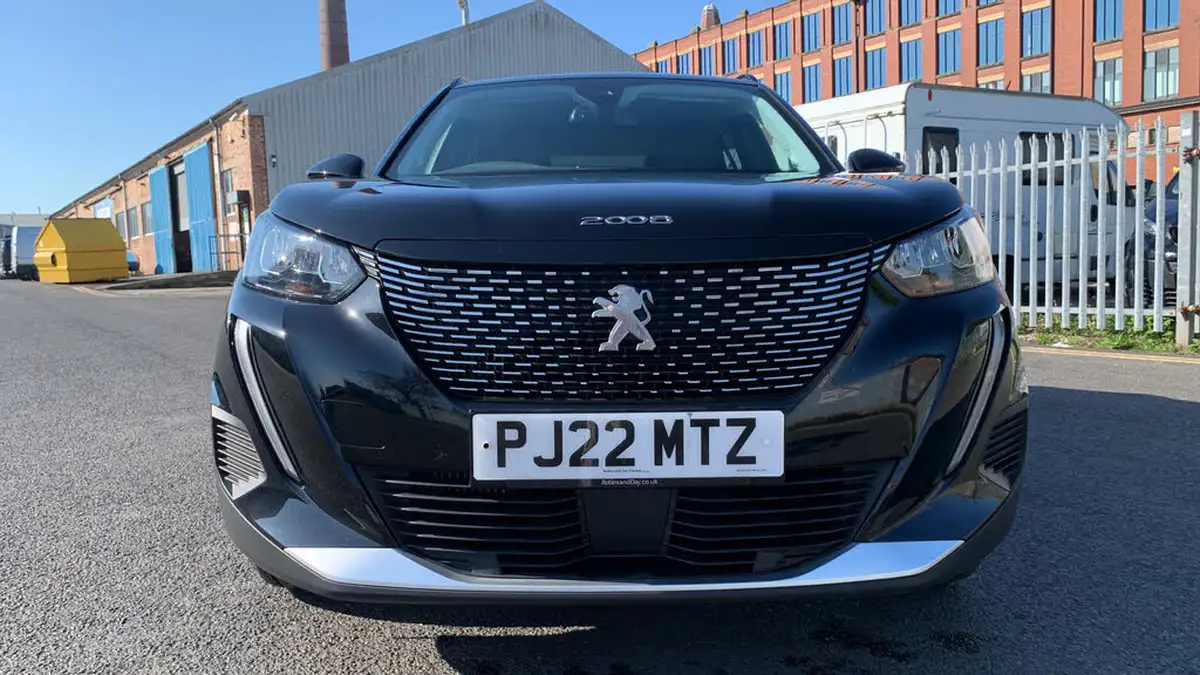2022-peugeot-2008-suv-12-puretech-allure-premium-100bhp-big-15