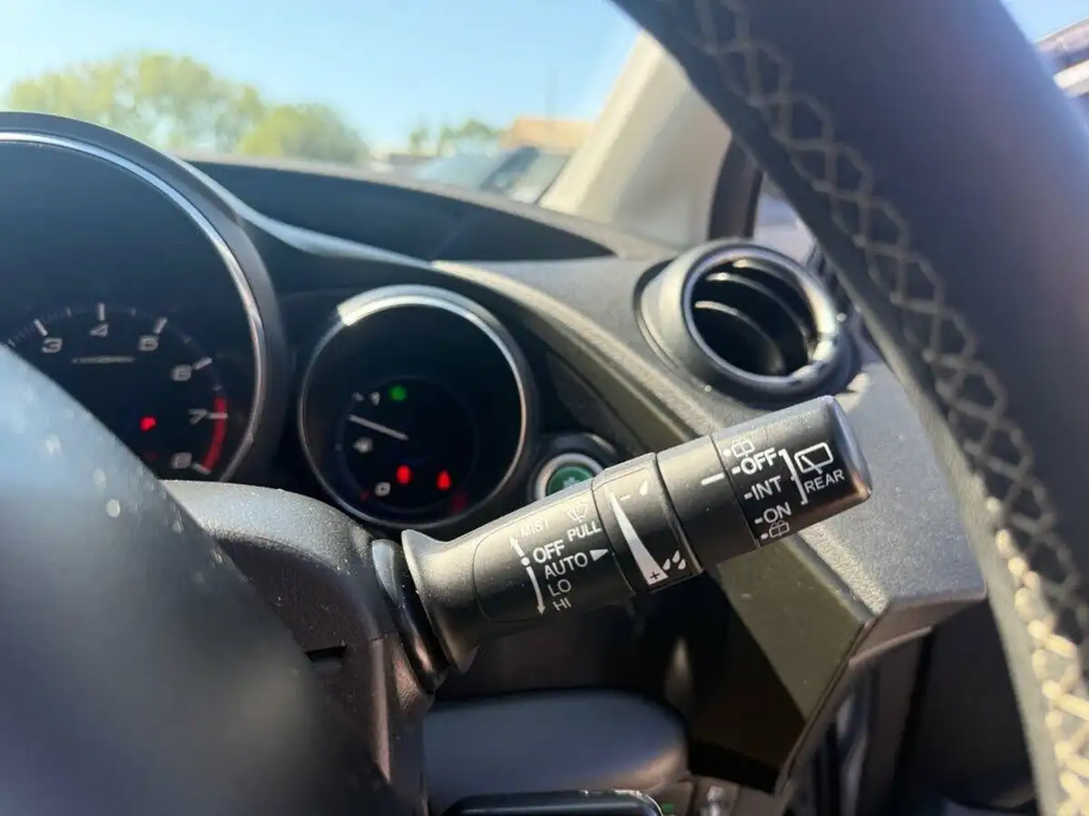 2016-honda-civic-18-i-vtec-sr-dasp-hatchback-auto-big-21