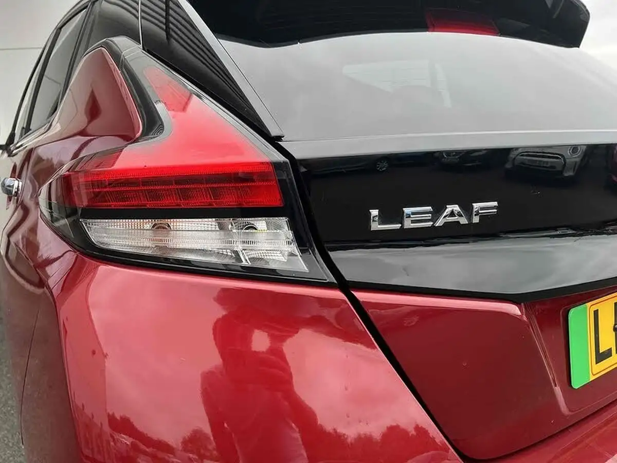 2022-nissan-leaf-e-e-tekna-big-27