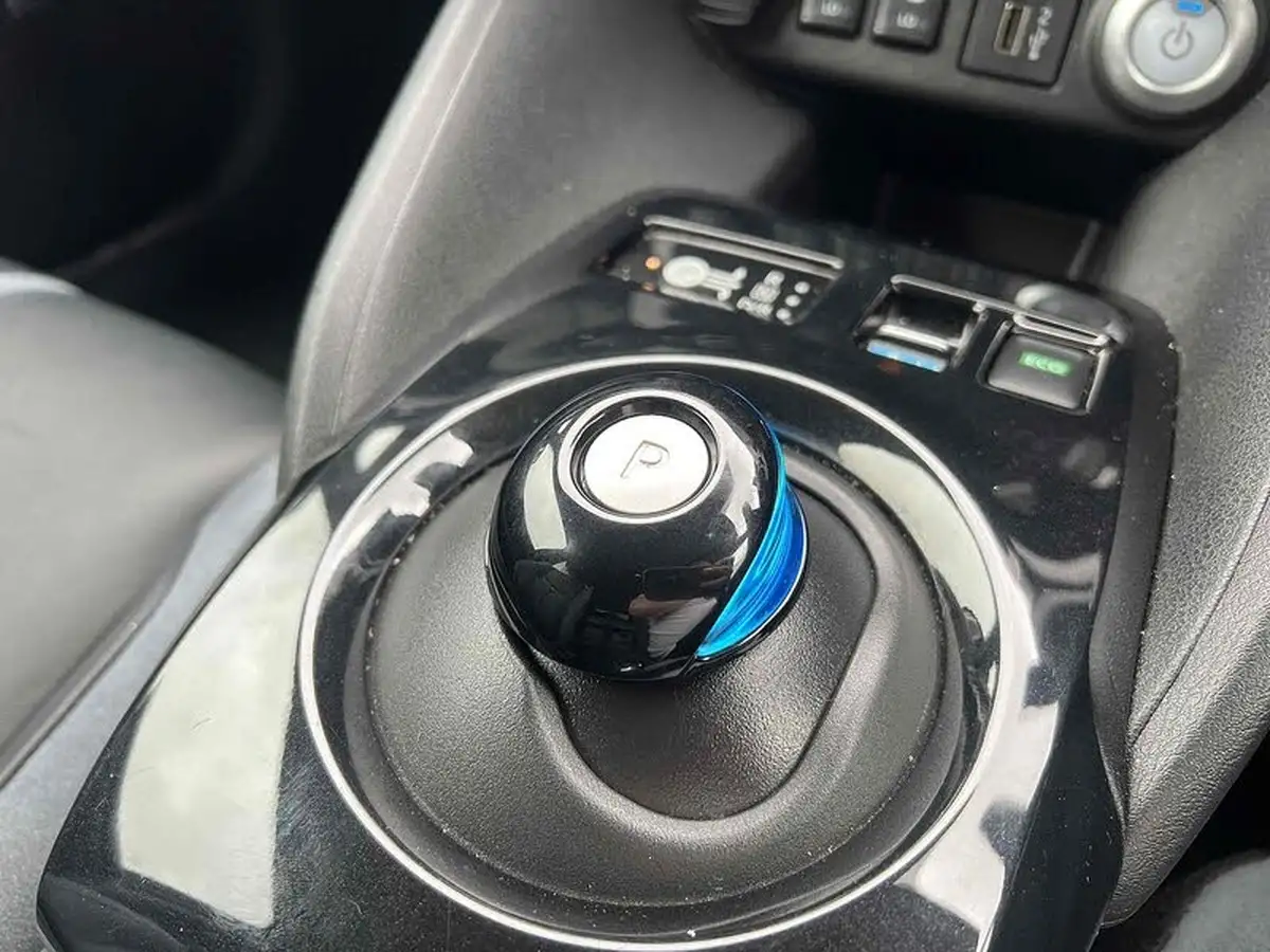 2022-nissan-leaf-e-e-tekna-big-51