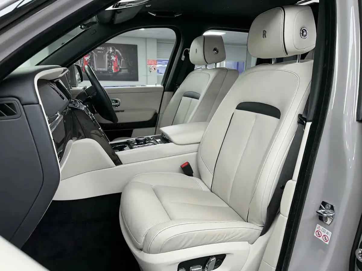 2023-rolls-royce-cullinan-675-black-badge-big-12