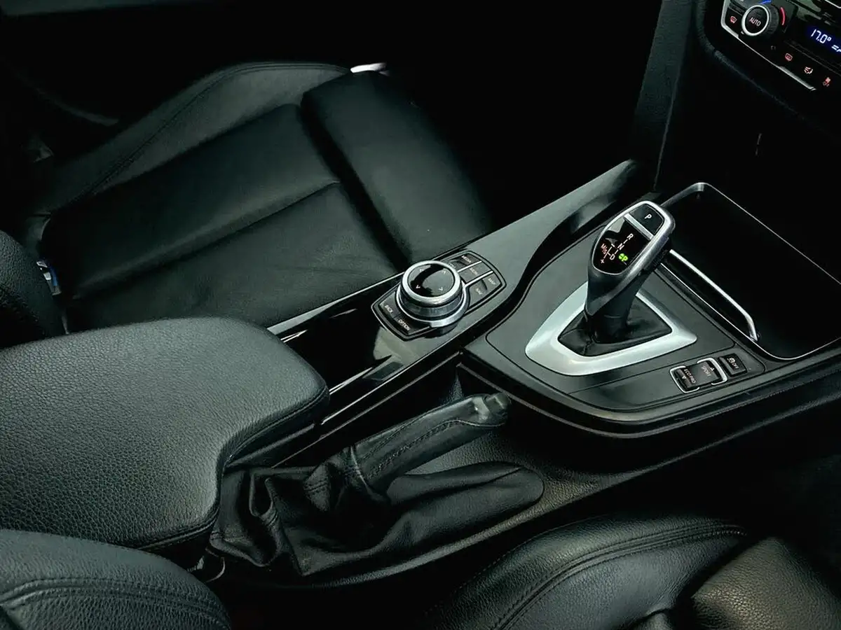 2018-bmw-3-series-20-320i-m-sport-saloon-4d-auto-big-22