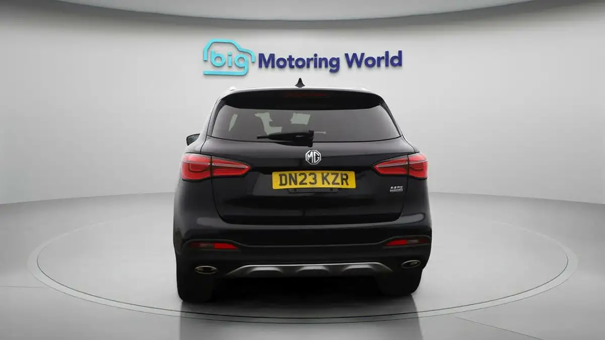 2023-mg-hs-15t-gdi-exclusive-162ps-dct-big-6