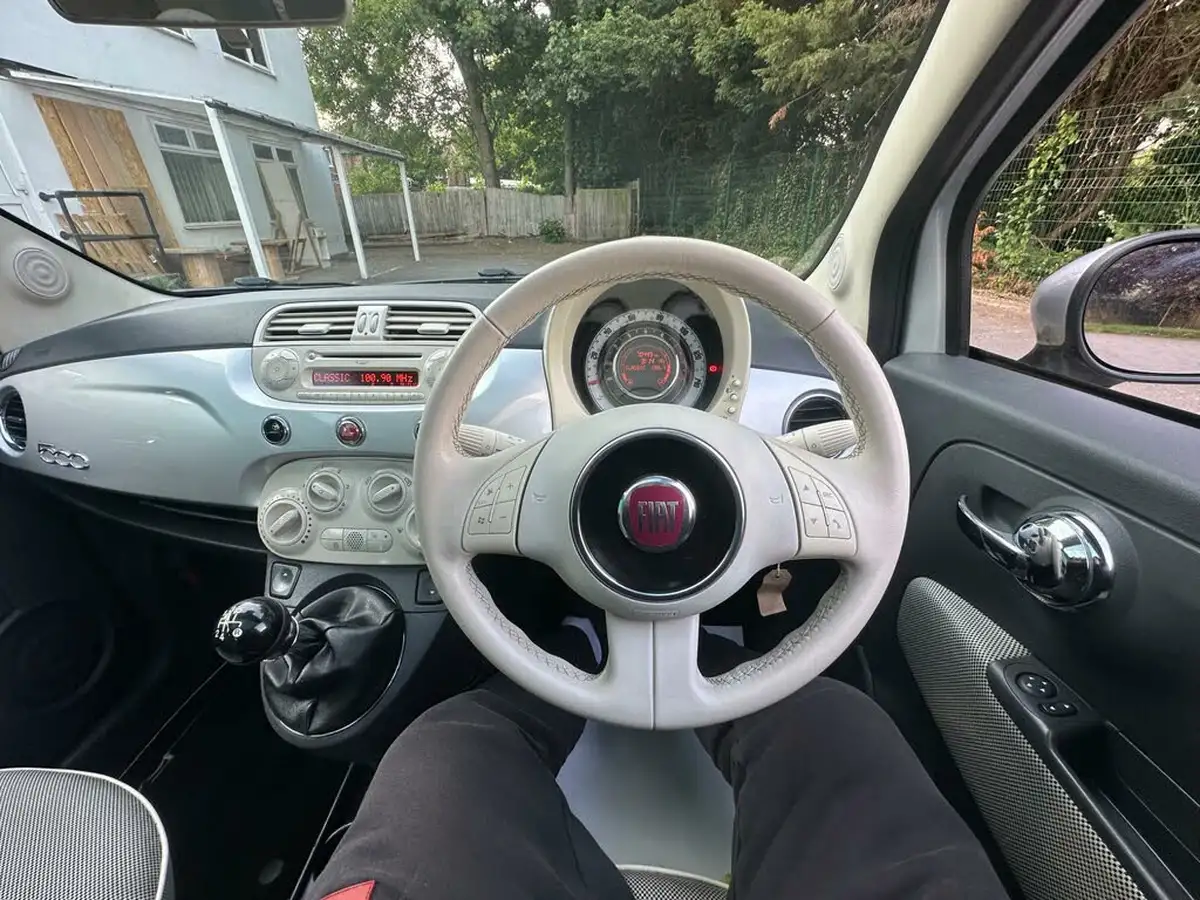 2011-fiat-500-12-lounge-big-62