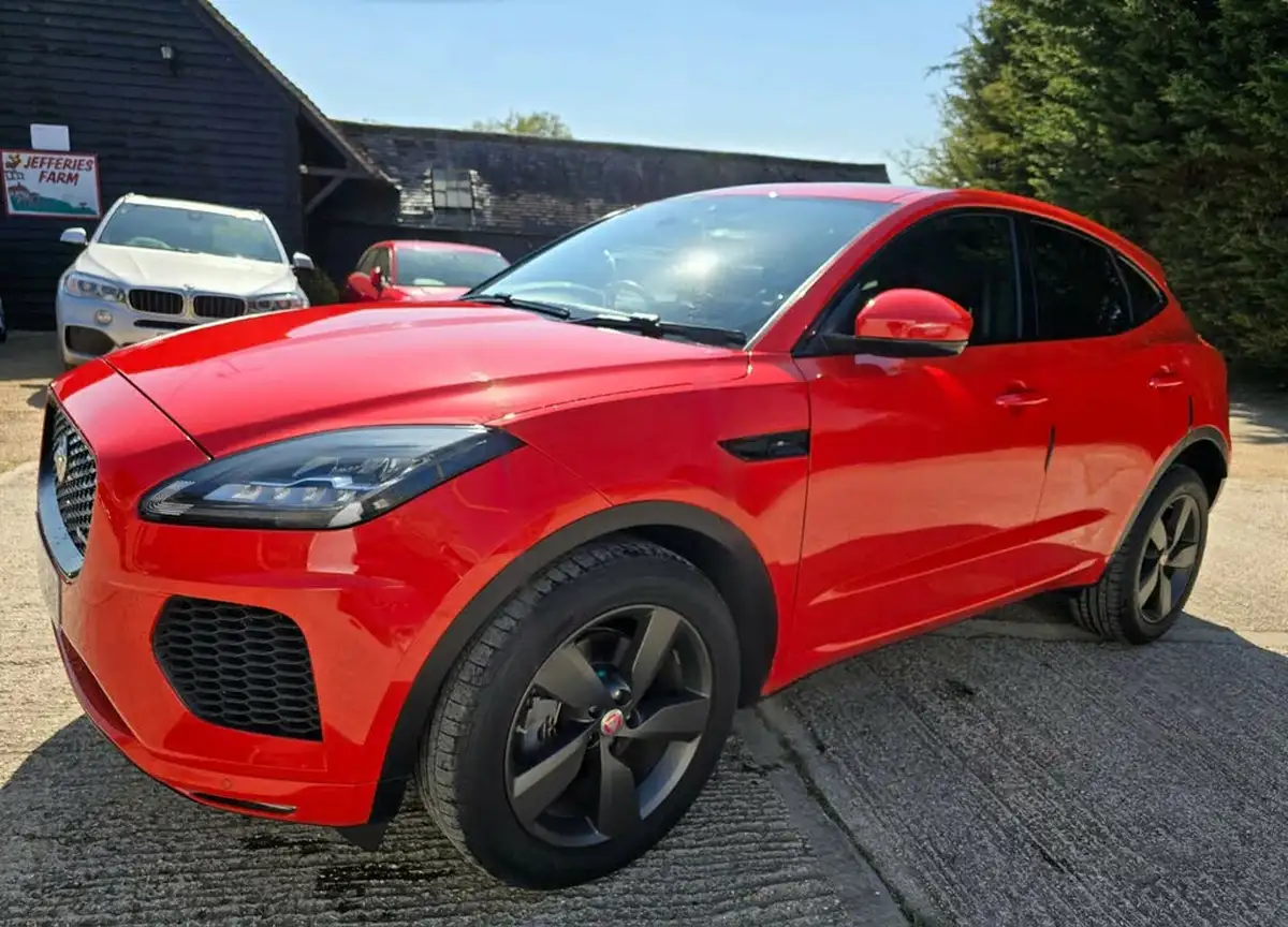 2019-jaguar-e-pace-20-i4d-chequered-flag-150ps-big-2