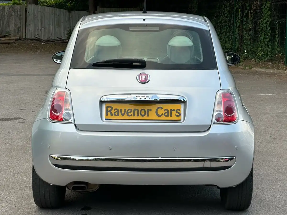 2011-fiat-500-12-lounge-big-10
