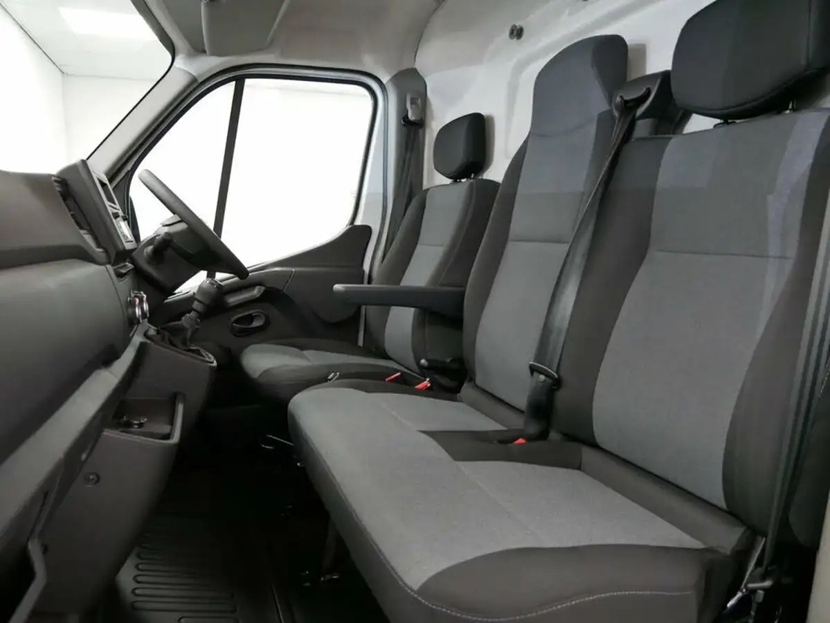 2024-nissan-interstar-23dci-f35-l3h2-acenta-135pseu6d-panel-van-big-3