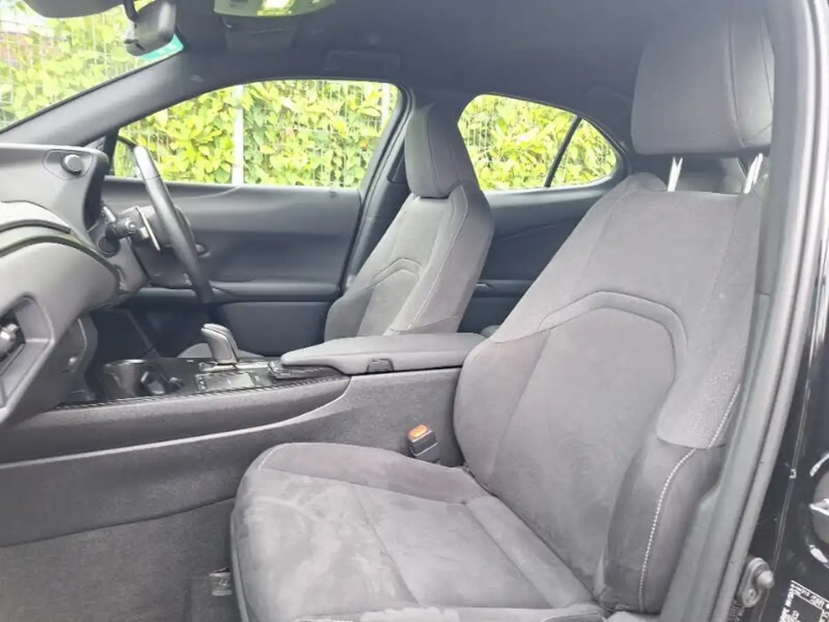 2022-lexus-ux-300e-e-ux-201bhp-big-4