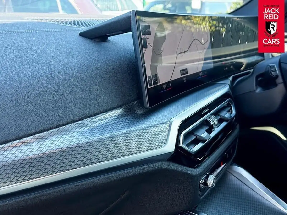 2022-bmw-i4-e-edrive40-m-sport-big-33