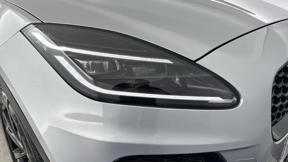 2021-jaguar-e-pace-15-p300e-r-dynamic-se-big-27