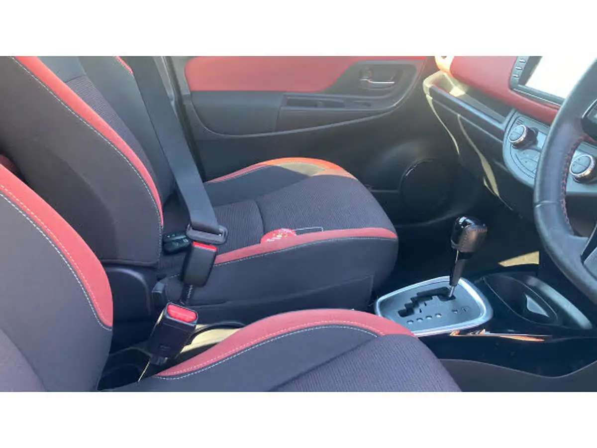2017-toyota-yaris-15-vvt-i-yellow-bi-tone-limited-edition-hybrid-big-40