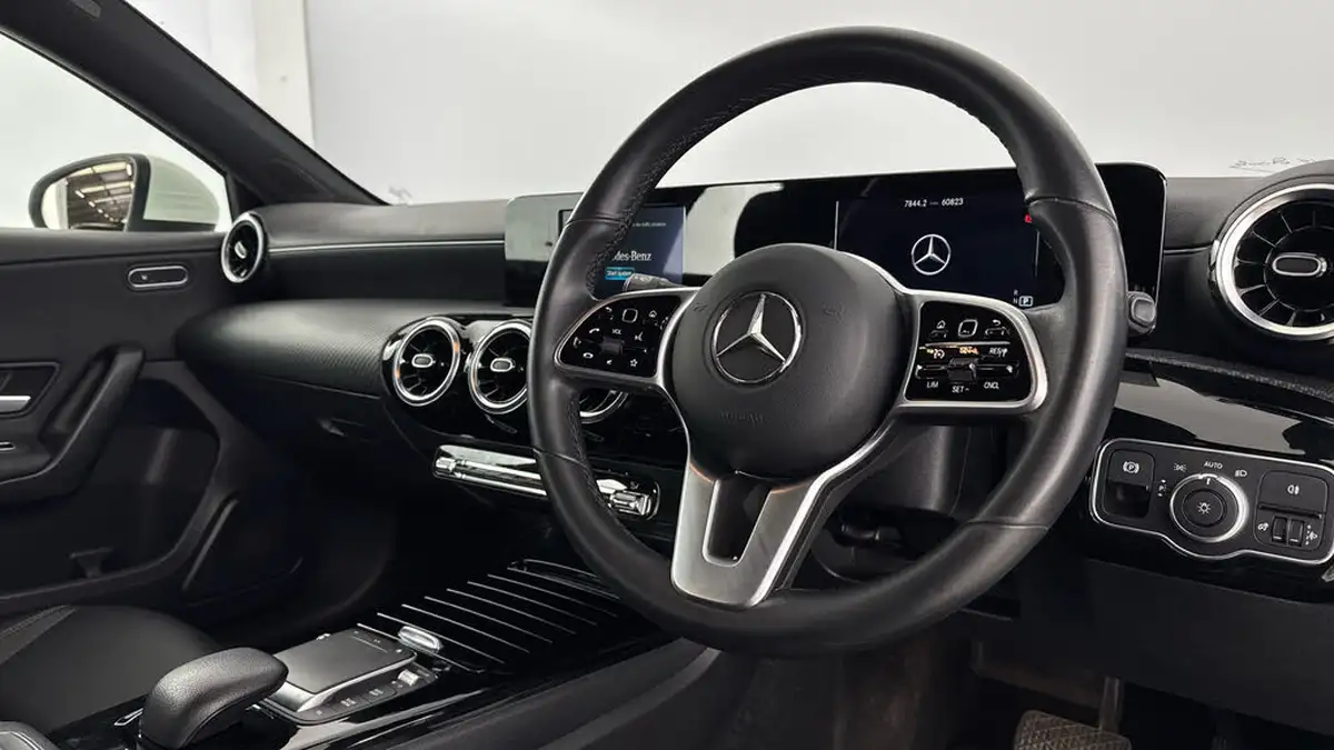 2022-mercedes-benz-a-class-20d-a180d-se-8g-dct-big-8
