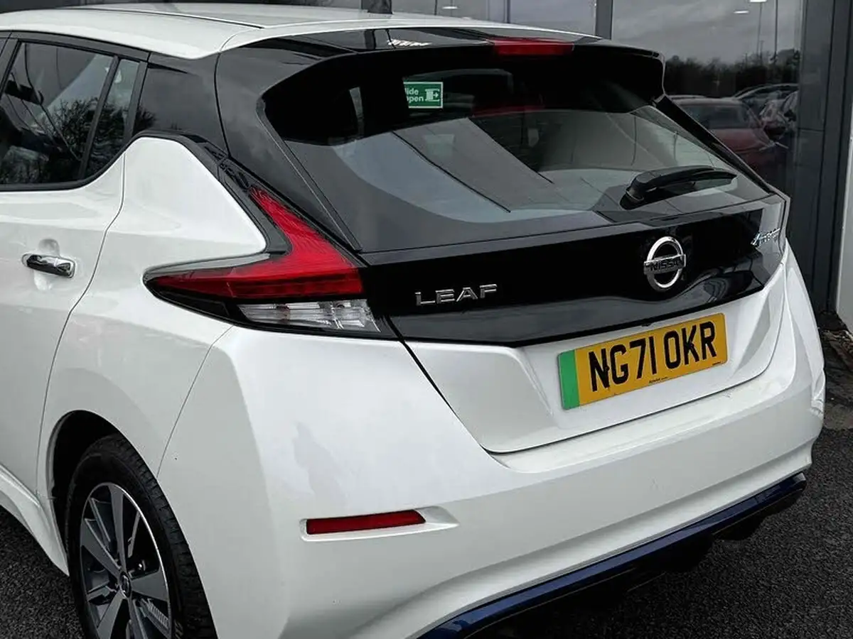 2022-nissan-leaf-e-acenta-big-12