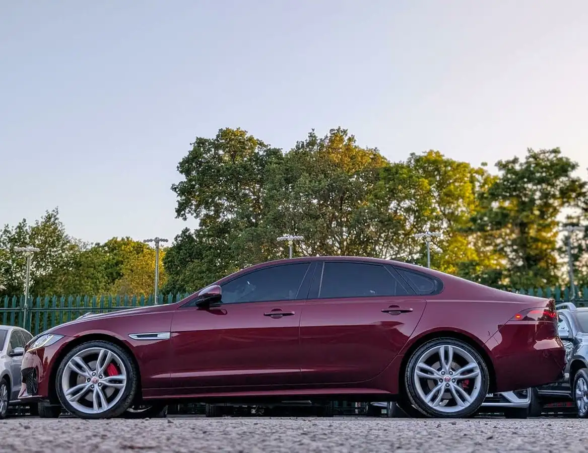 2016-jaguar-xf-30td-s-big-14