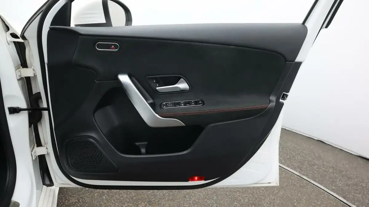 2020-mercedes-benz-a-class-20d-a220d-amg-line-hatchback-5d-big-15