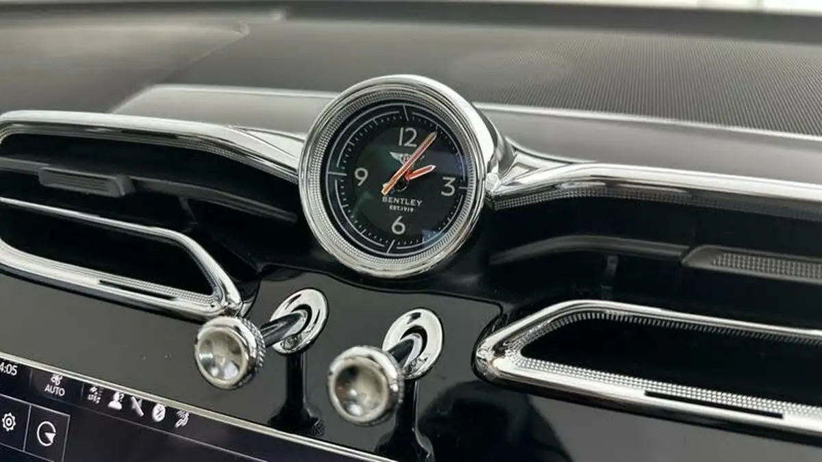 2023-bentley-bentayga-40-v8-big-14