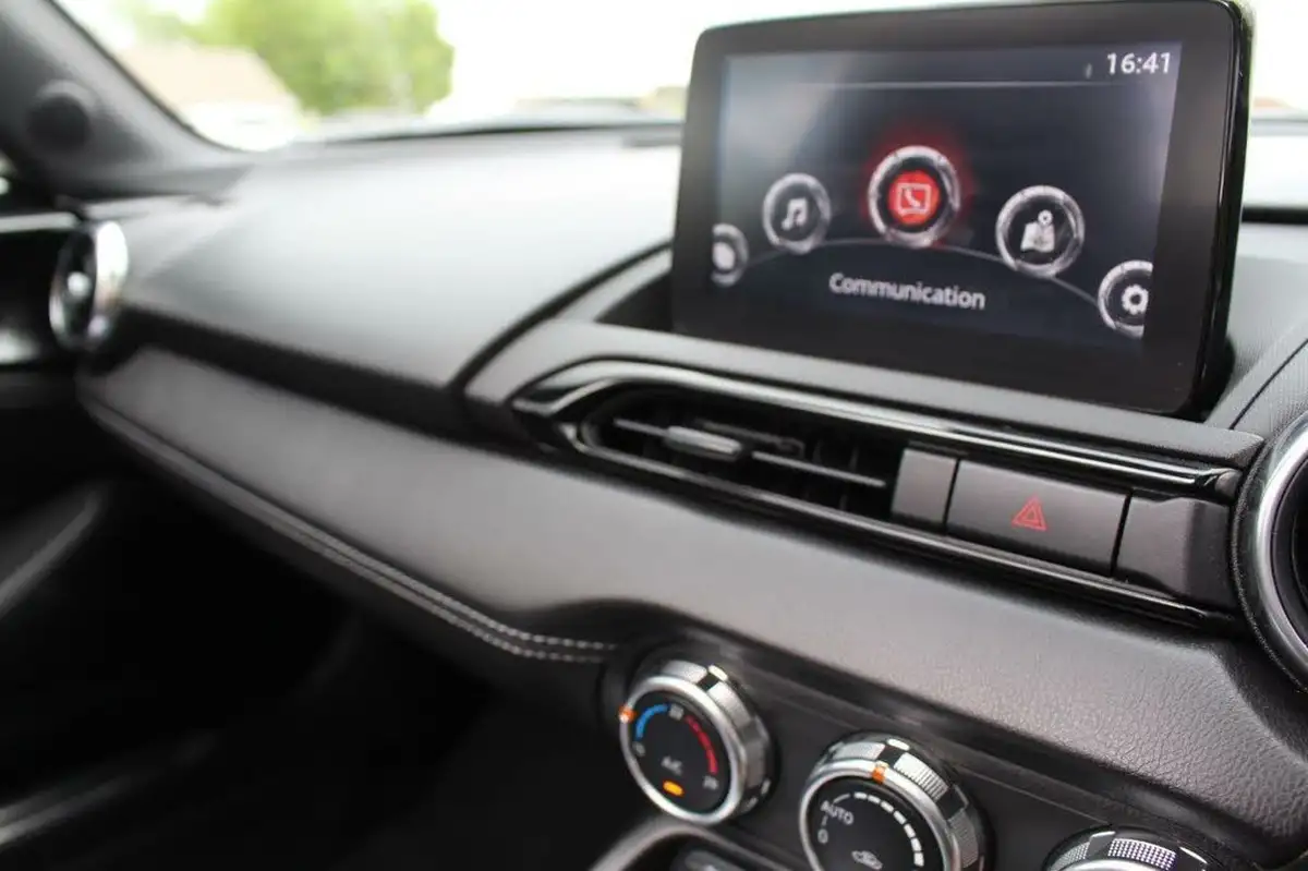 2022-mazda-mx-5-20-sport-tech-rf-big-32