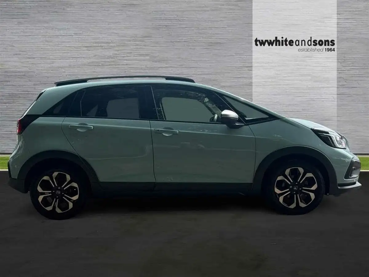 2020-honda-jazz-15-i-mmd-crosstar-ex-big-4