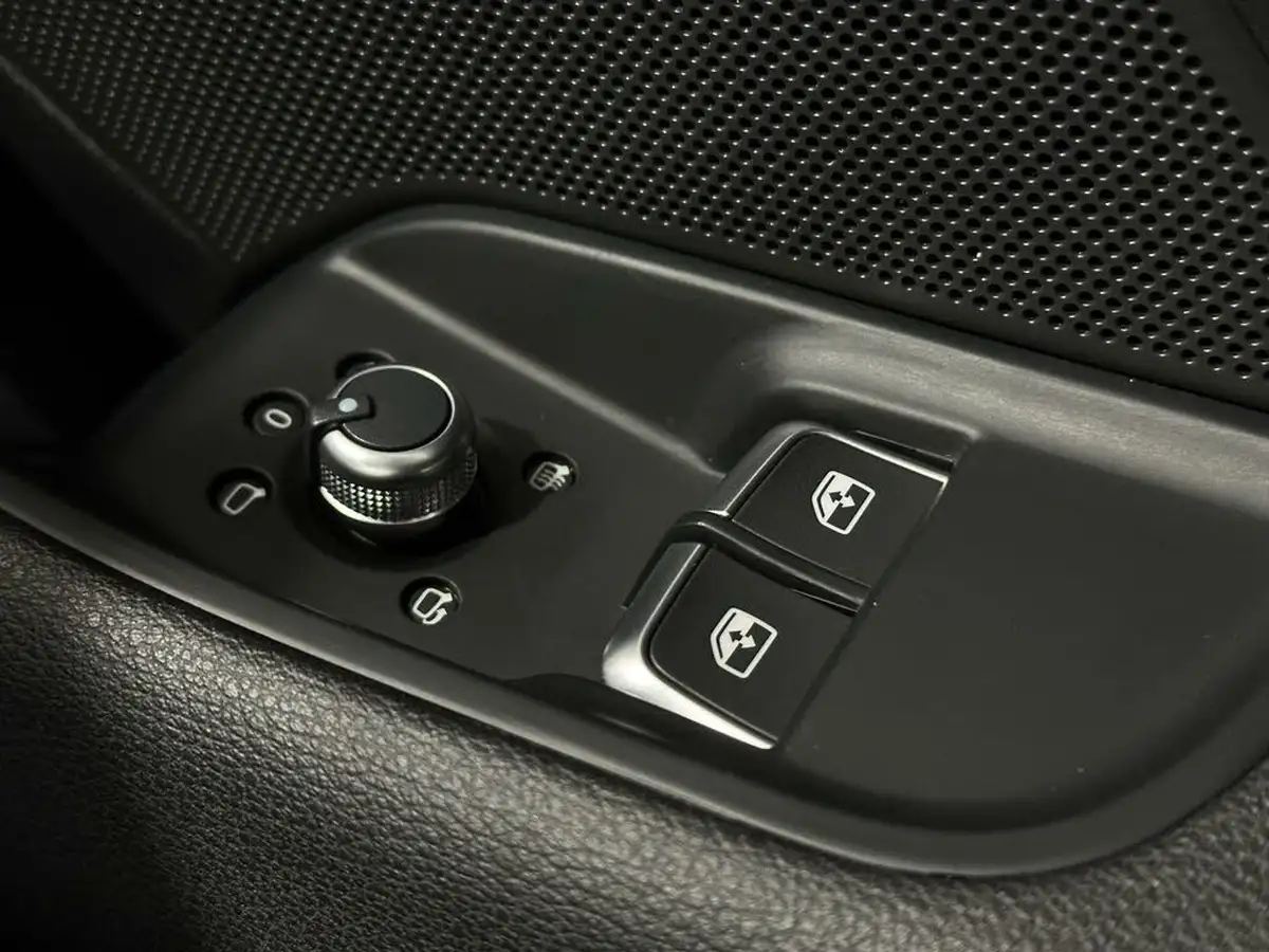 2017-audi-s3-20-tfsi-nav-hatchback-3d-s-tronic-big-18