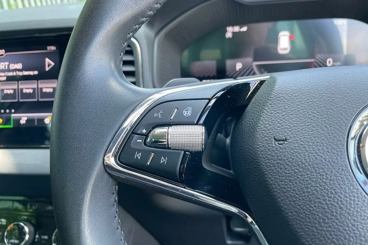 2023-skoda-karoq-15-tsi-se-l-dsg-big-35
