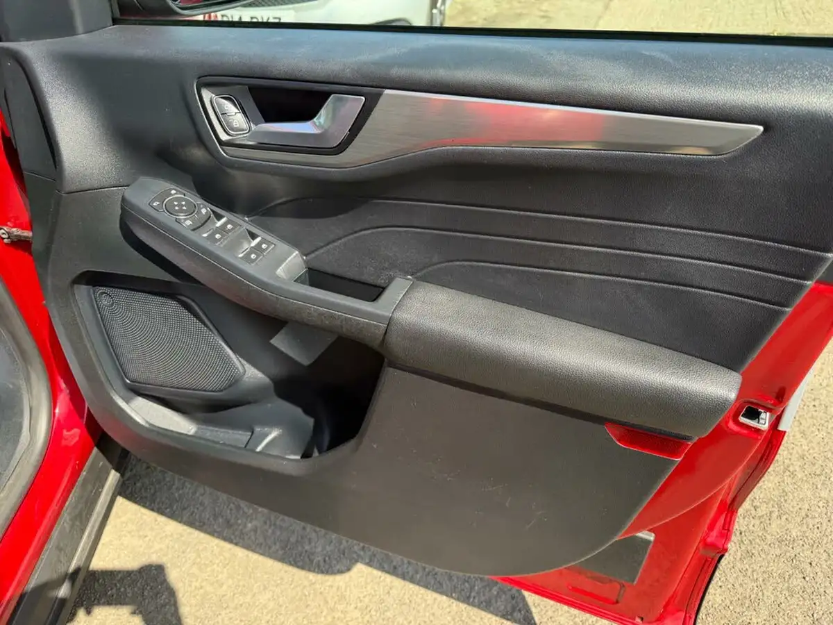 2022-ford-kuga-big-42