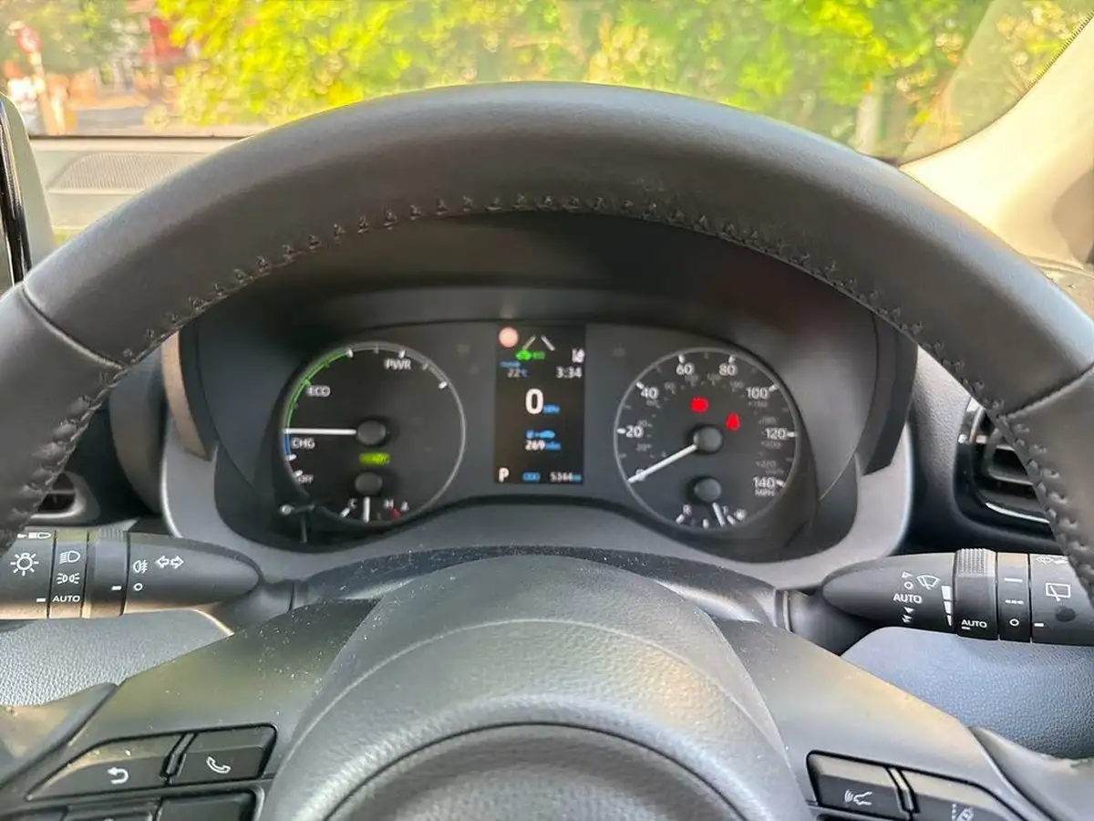 2023-toyota-yaris-15-vvt-i-icon-big-13