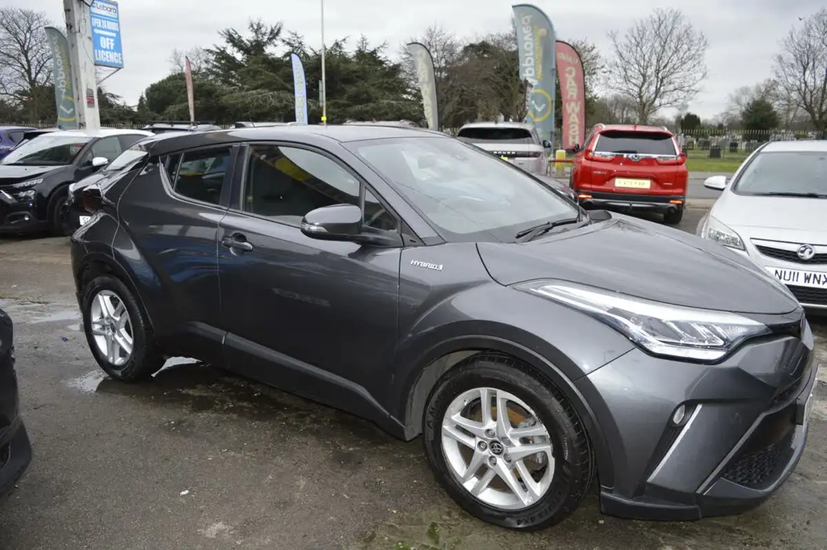 2020-toyota-c-hr-18-vvt-i-icon-parking-pack-big-5