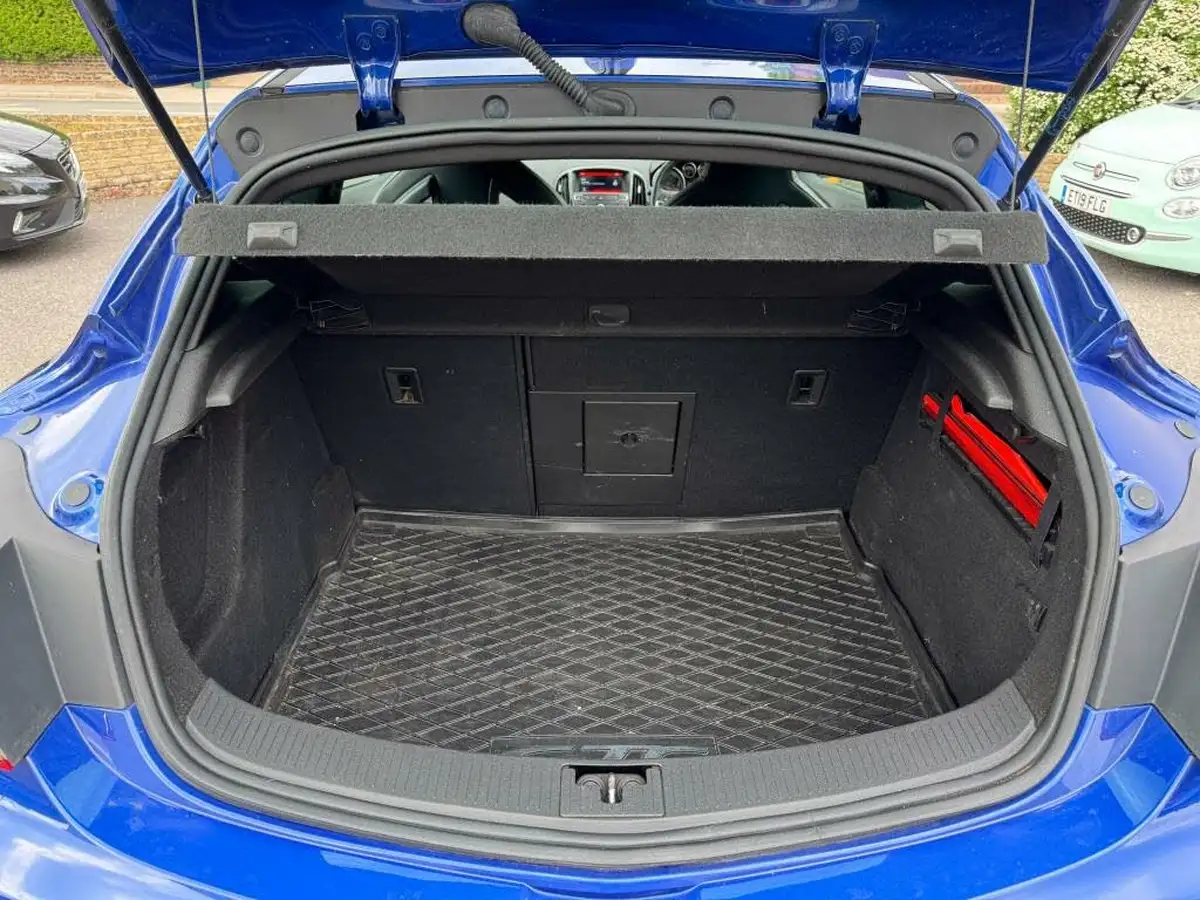2016-vauxhall-gtc-20i-turbo-vxr-big-19