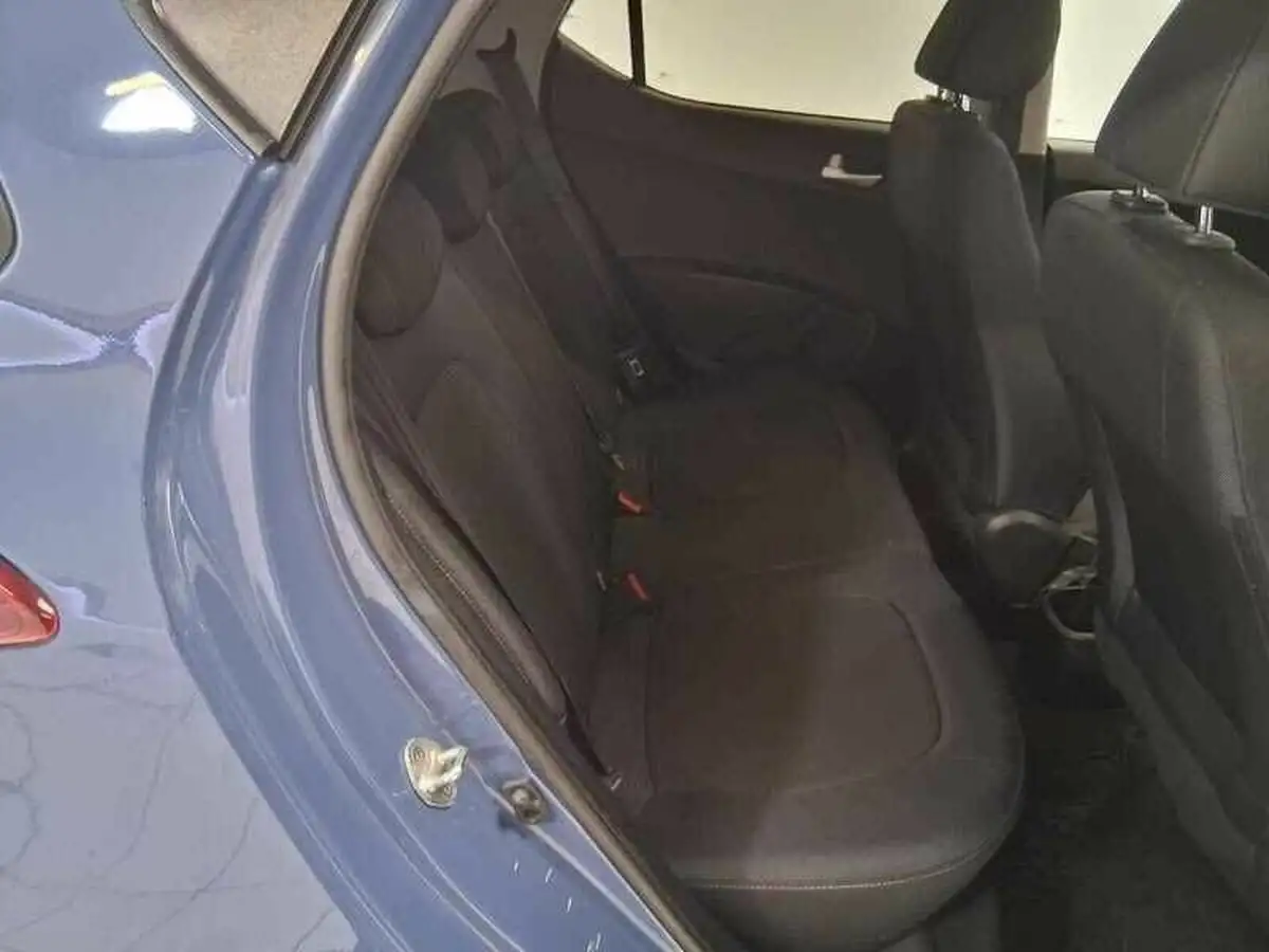 2017-hyundai-i10-12-premium-se-big-12