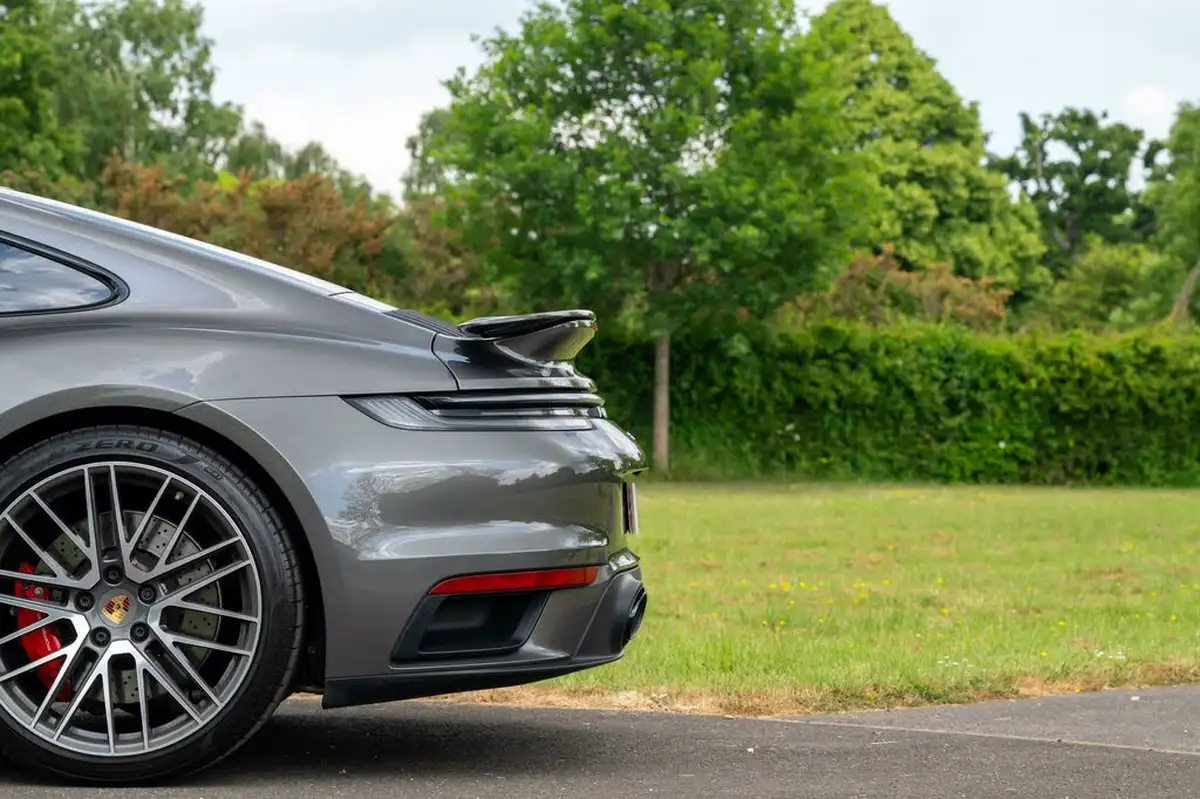 2023-porsche-911-38-turbo-coupe-big-18